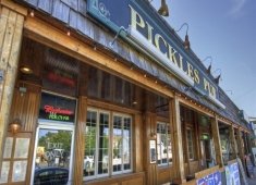 Pickles Pub